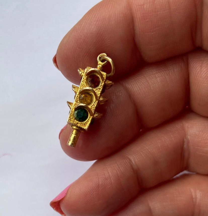 9ct vintage traffic light charm circa 1970