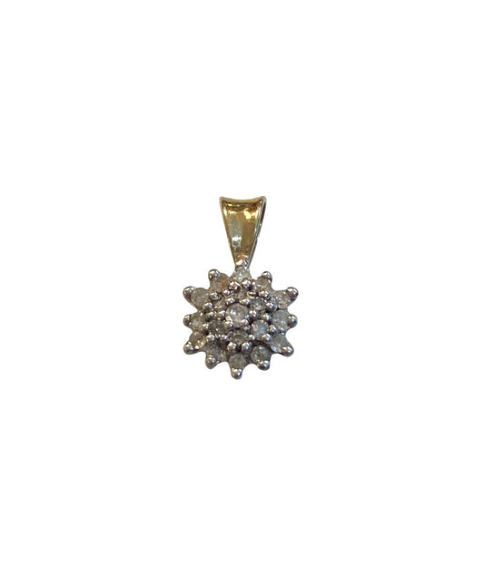 9ct vintage small diamond clustre. 0.8 g Edinburgh hallmark