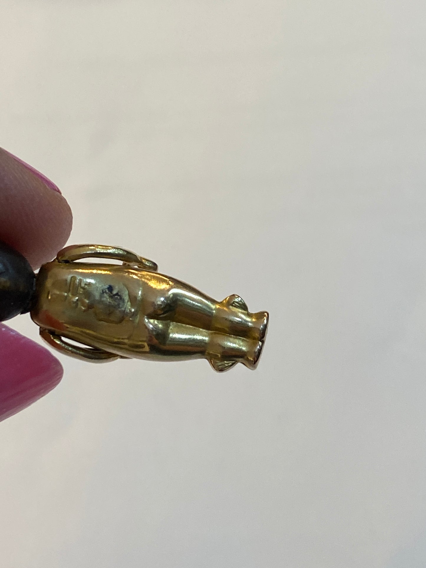 15ct rare WW1 charm fumsup / touchwood with diamond chip eyes