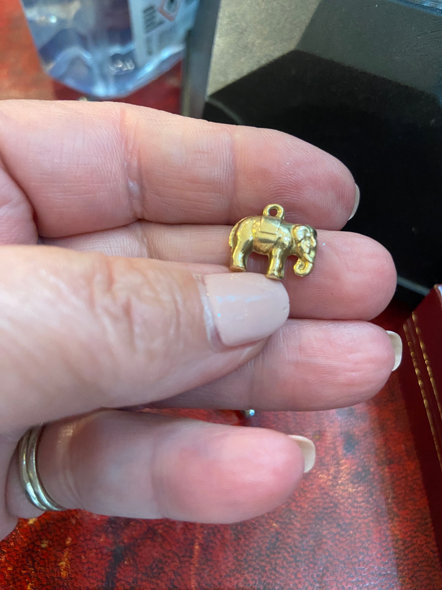 9ct vintage elephant charm, small and hollow circa 1978