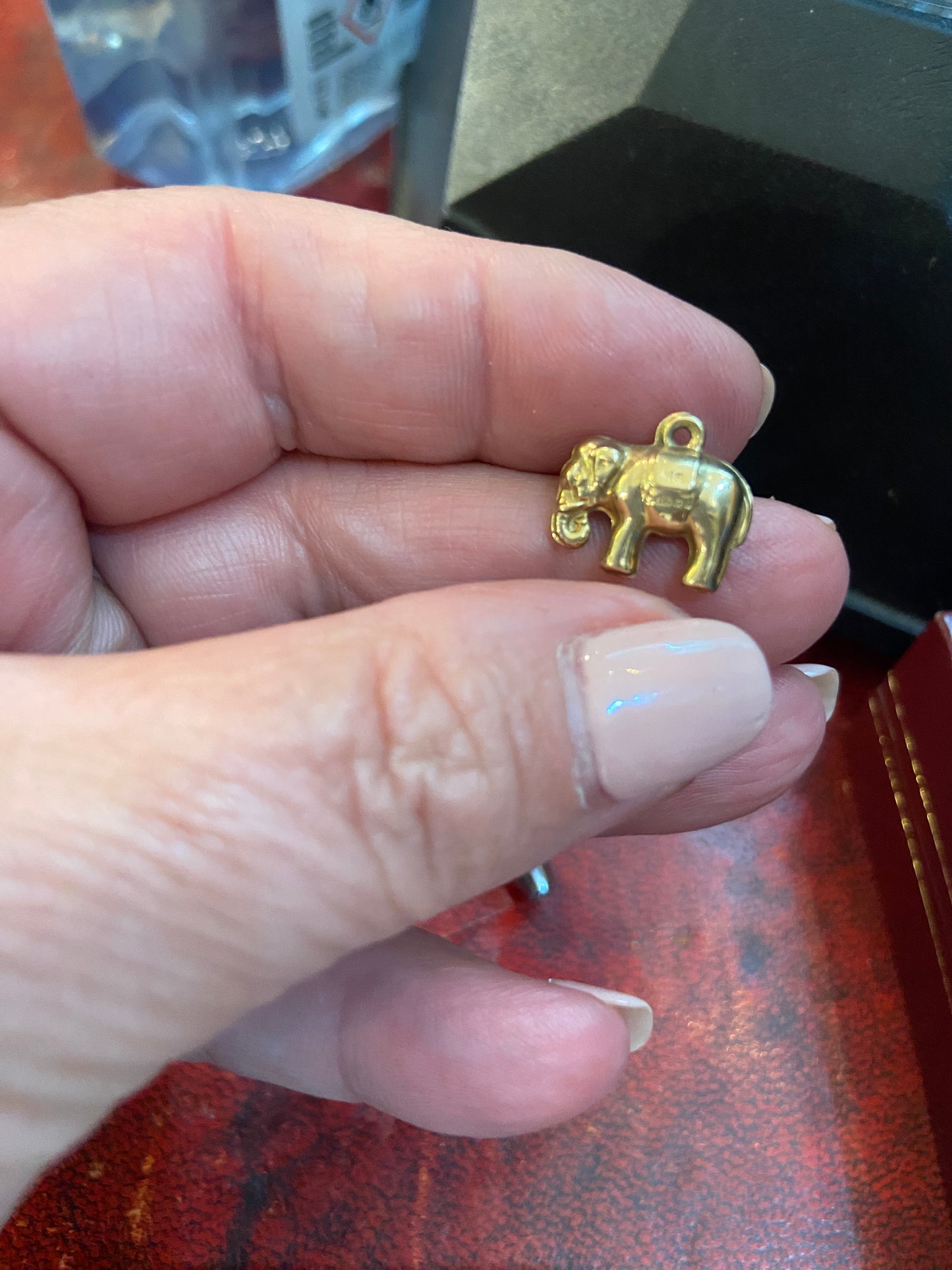9ct vintage elephant charm, small and hollow circa 1978