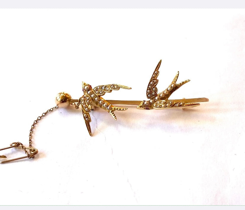 15ct antique swallow / dove brooch with seed pearls
