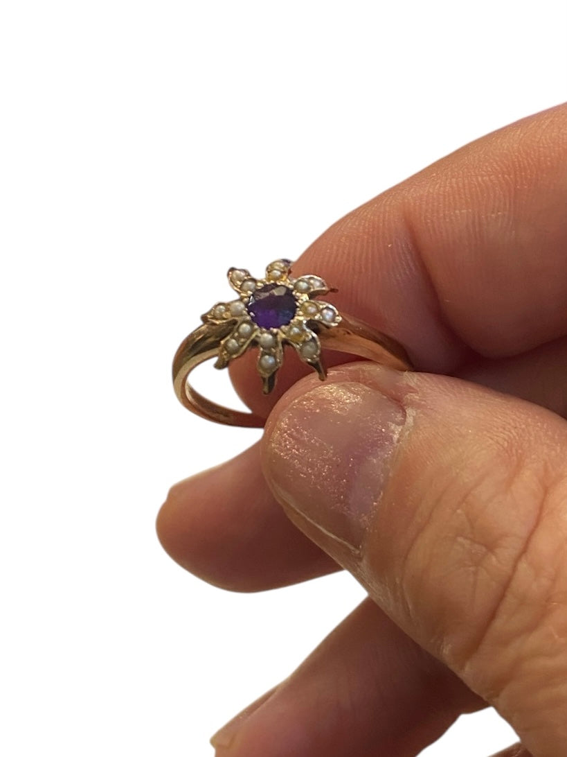 9ct vintage star / flower shape ring. amethyst and seed pearls ring size R 1/2