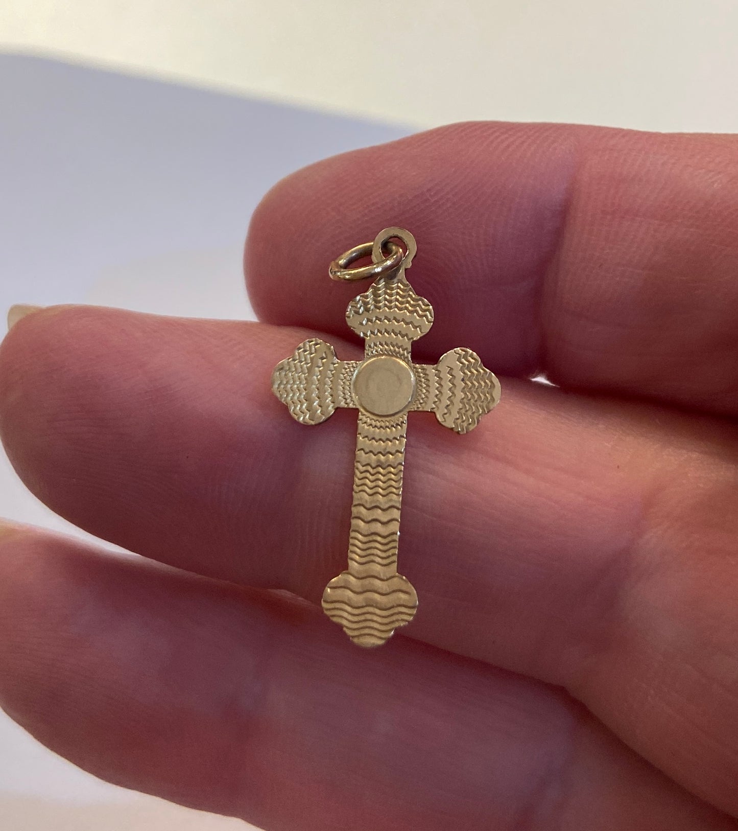 9ct vintage gold cross charm / pendant