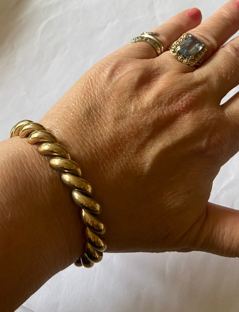 9ct vintage wrap bracelet , stylish and classy