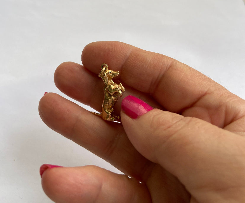 14ct 585 vintage gold dachshund charm / pendant