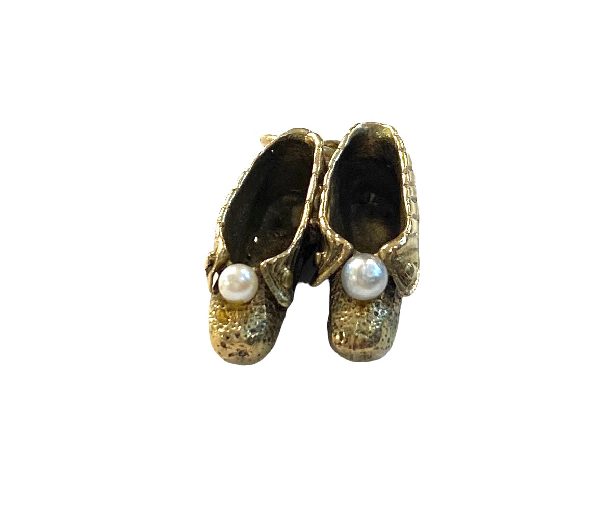 9ct vintage slipper charm circa 1961
