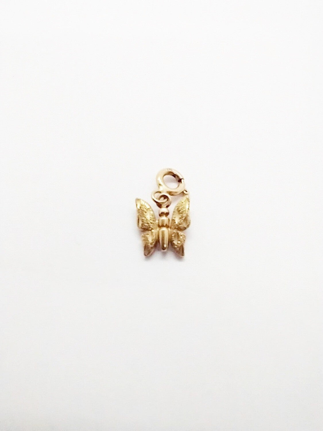 9ct pre owned butterfly charm / pendant