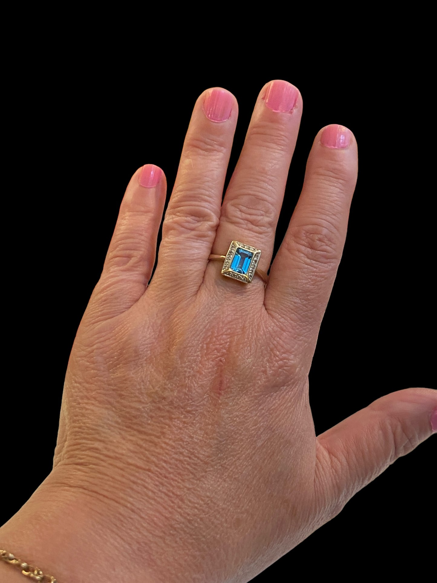 9ct preowned topaz and diamond ring yellow gold