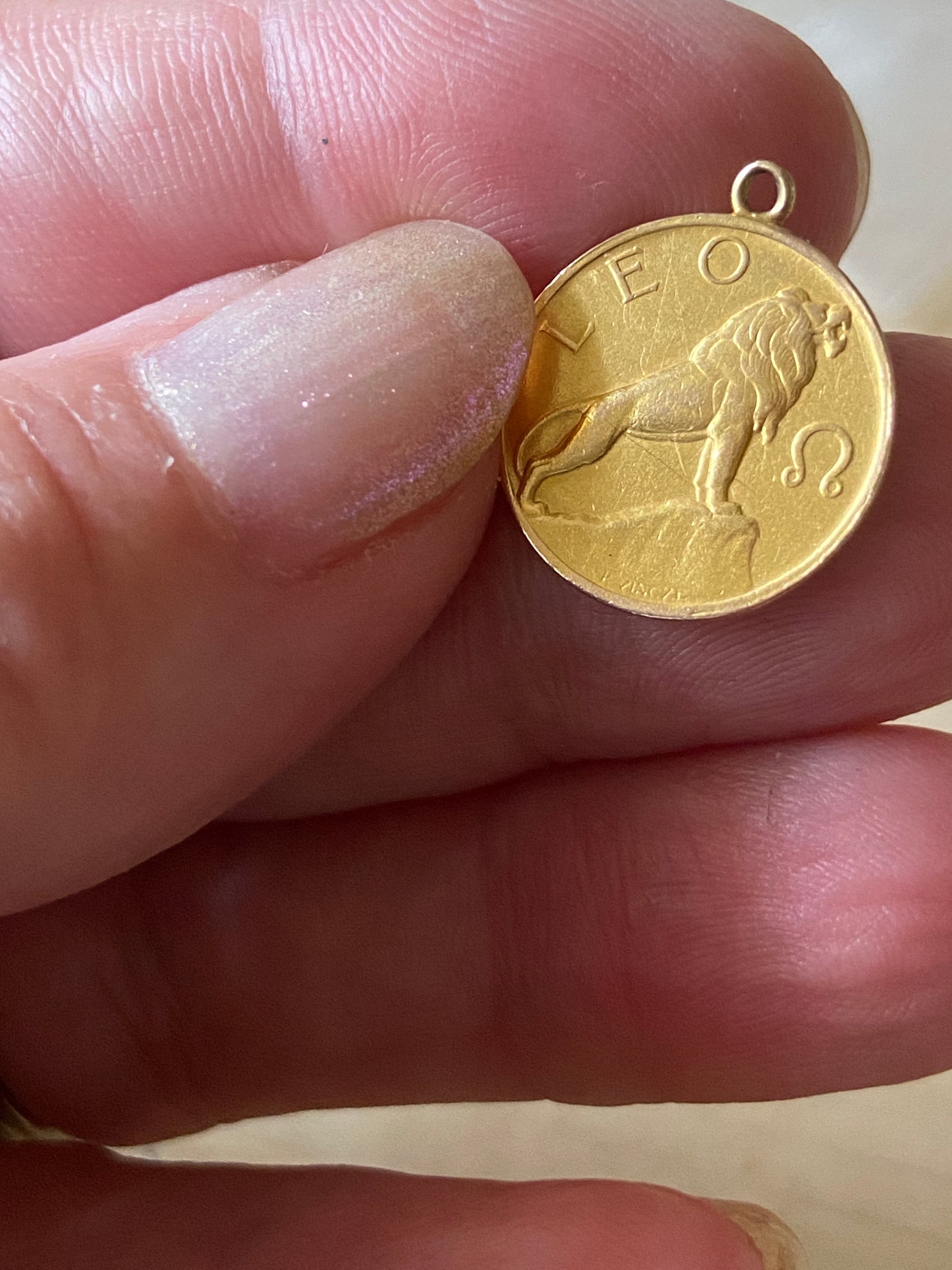 9ct vintage Leo charm / pendant. By P. Vincze circa 1975 2.3 grams