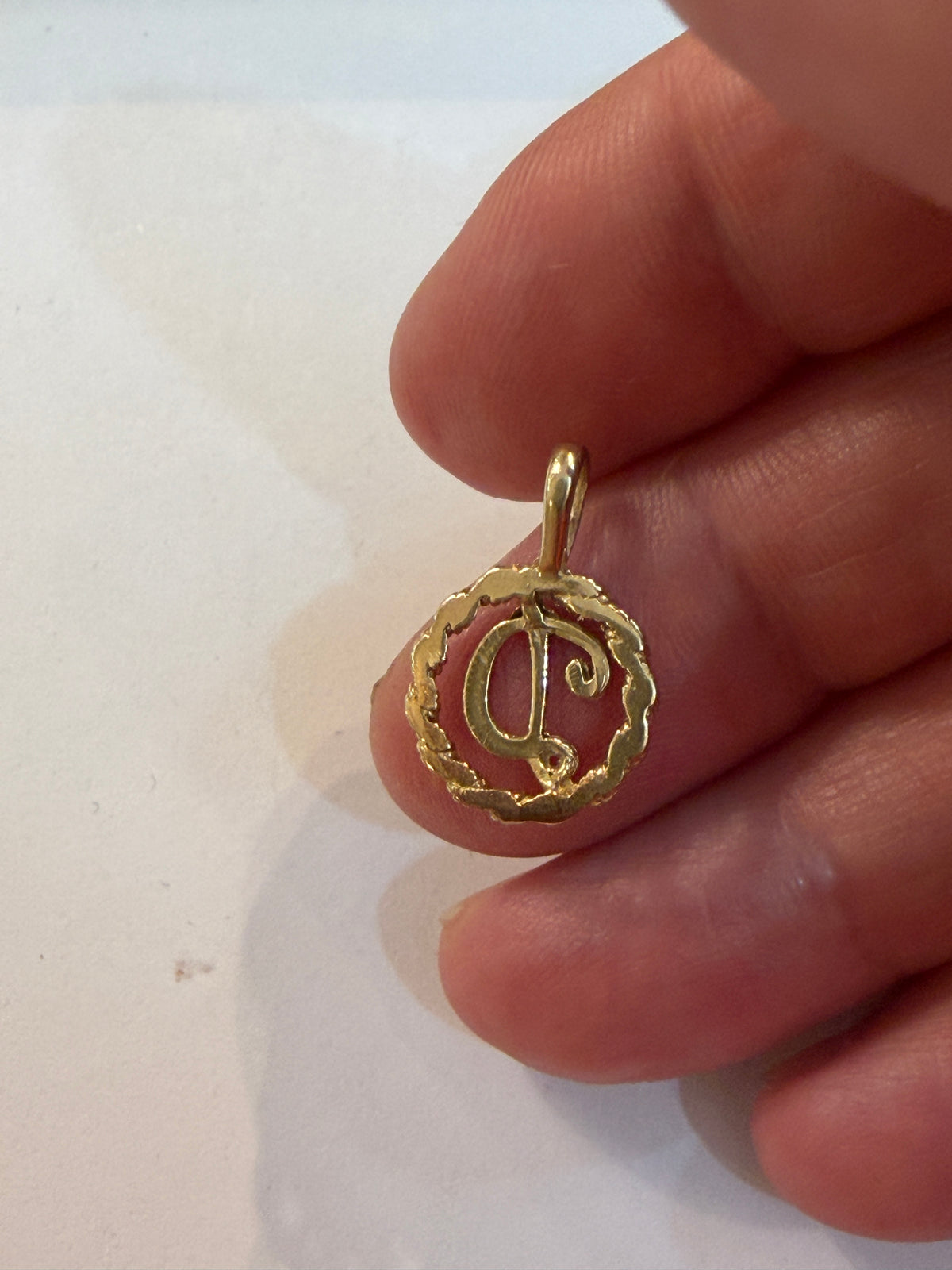 9ct vintage pre owned initial D charm / pendant 0.97g