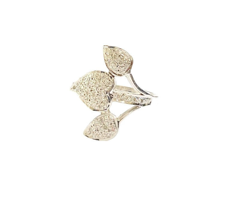 14ct 585 diamond ring of unusual leaf design white gold size P