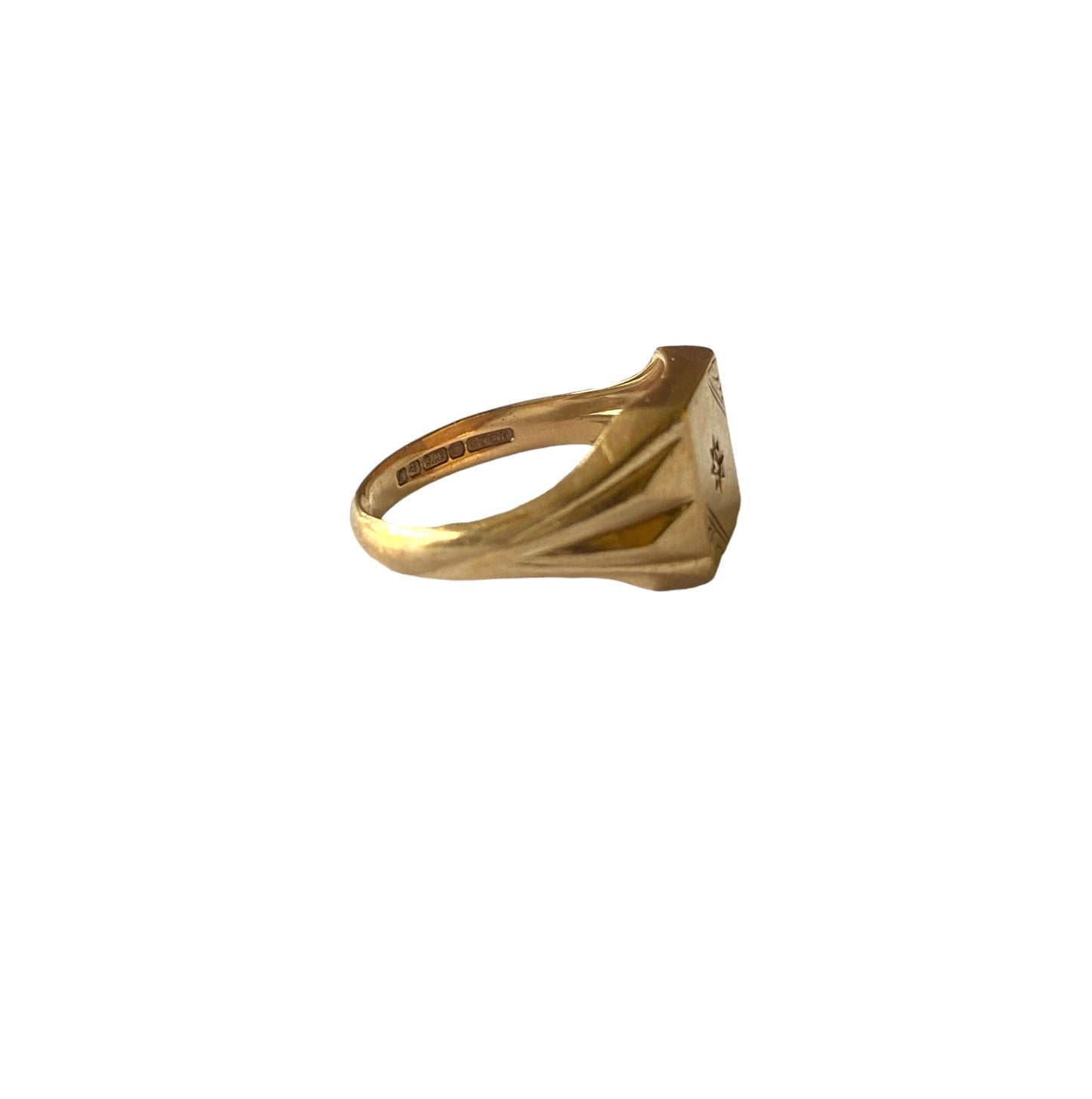 9ct vintage signet ring with star. rust diamond circa 1980 size O 1/2