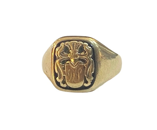 9ct vintage signet ring with a crest ring size U 1/2