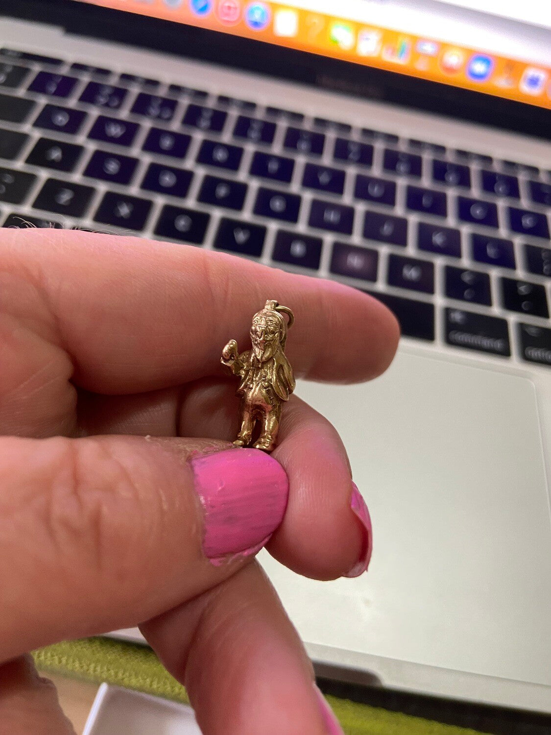 9ct vintage leprechaun charm