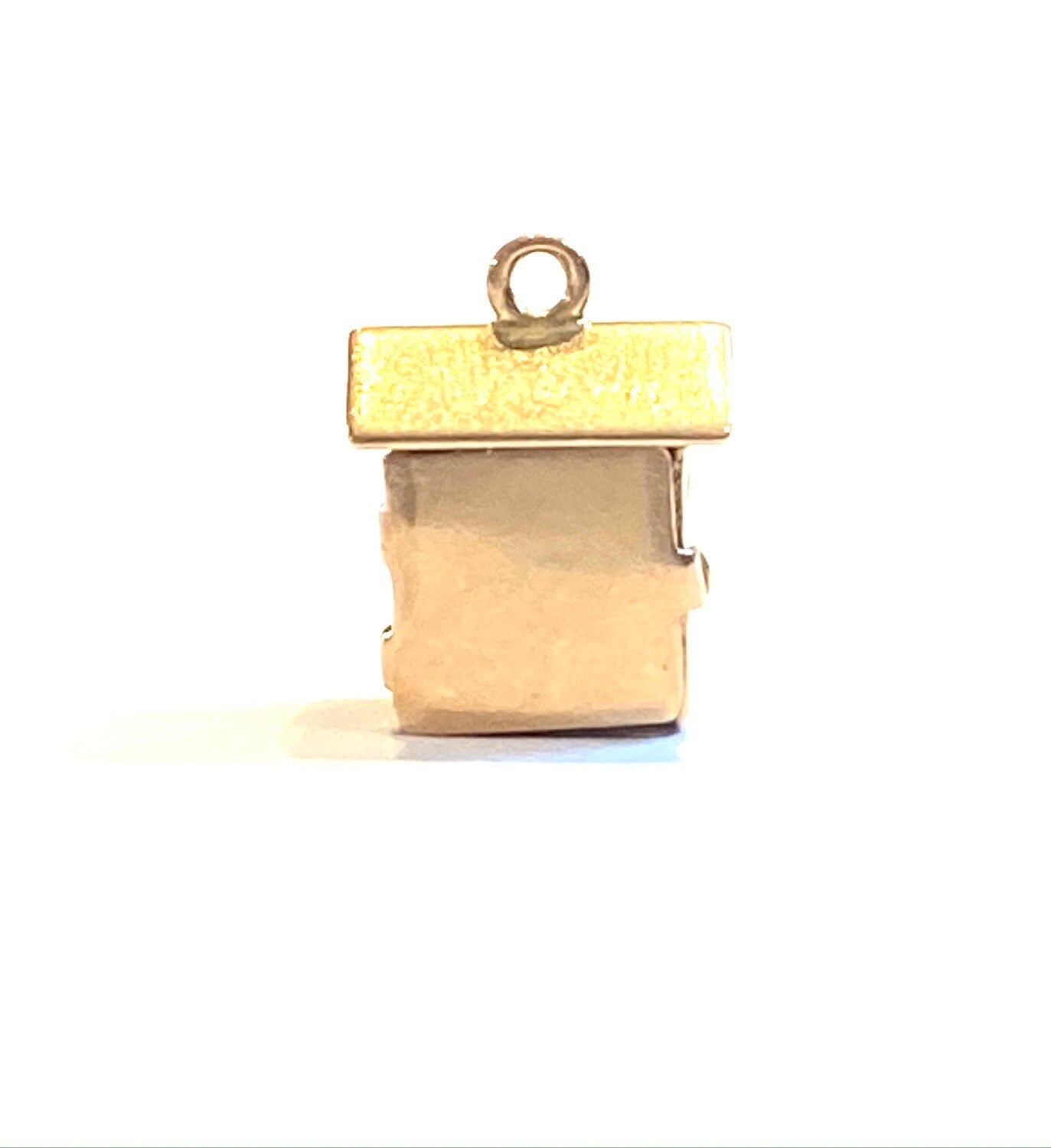 10ct rare outhouse charm with sam and Lew inside