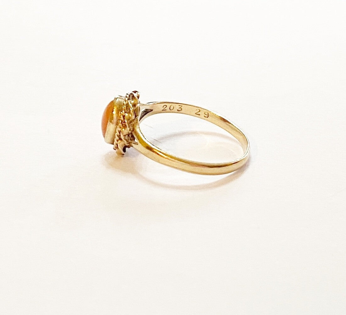 9ct vintage coral ring circa 1983 size N