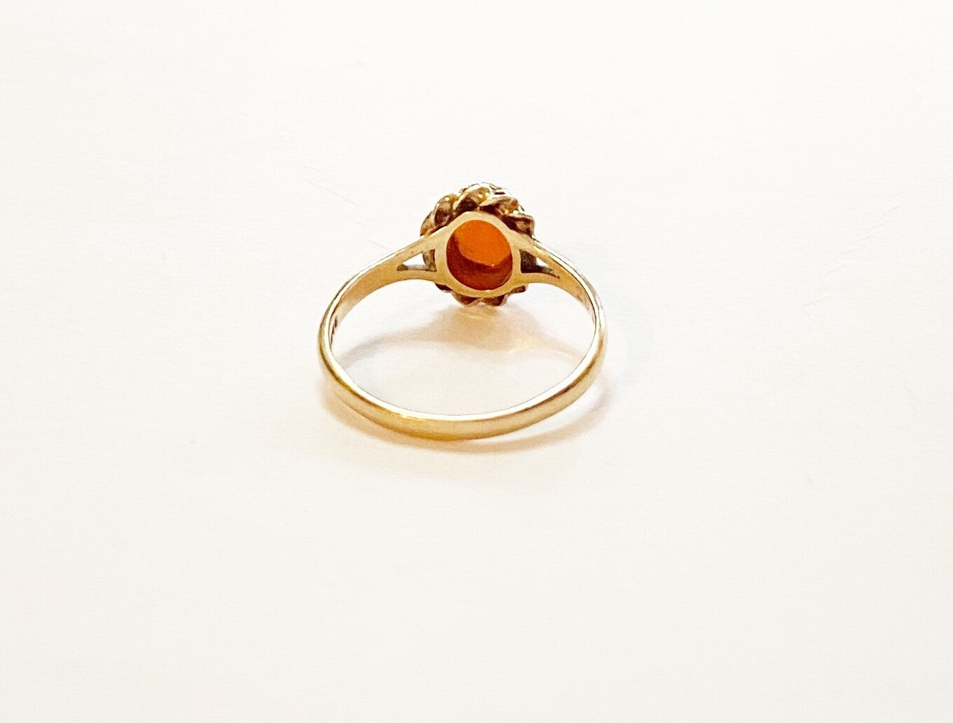 9ct vintage coral ring circa 1983 size N