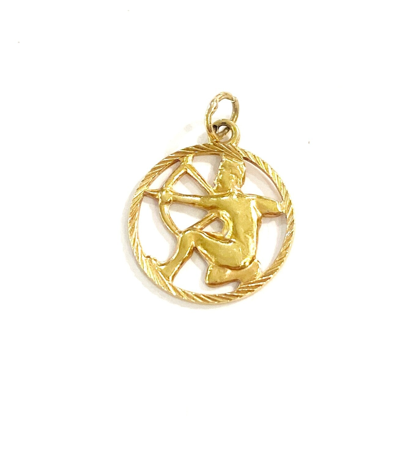 18ct vintage sagittarius charm / pendant