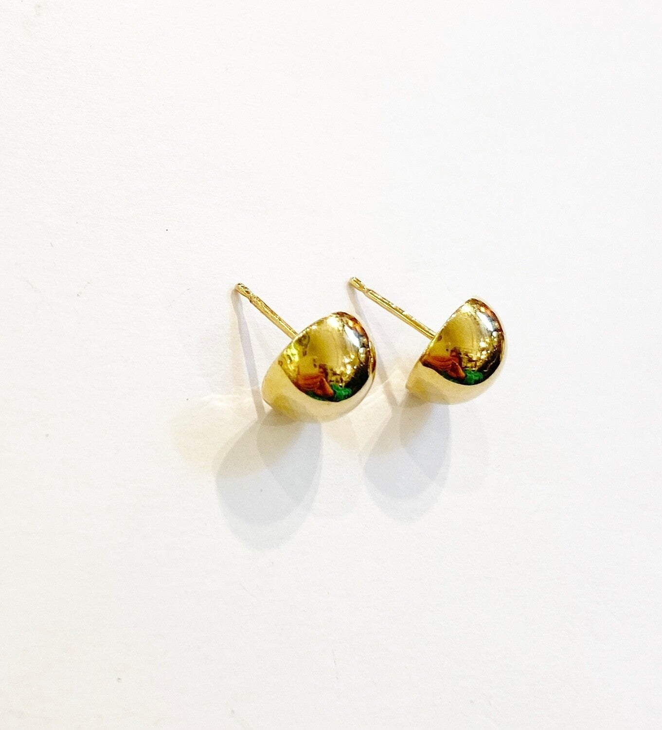 9ct pre owned gold stud earrings