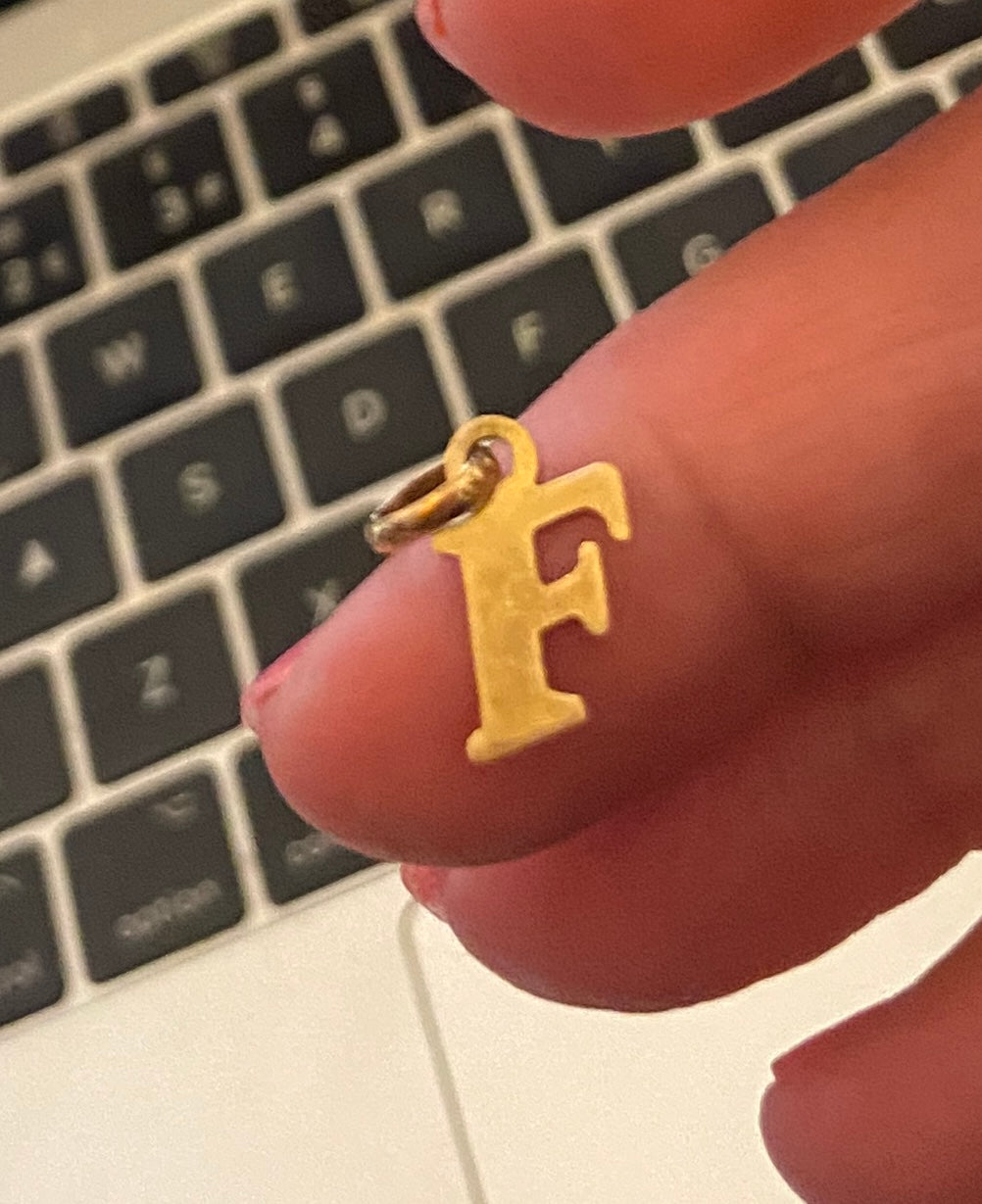 9ct pre owned initial F charm / pendant
