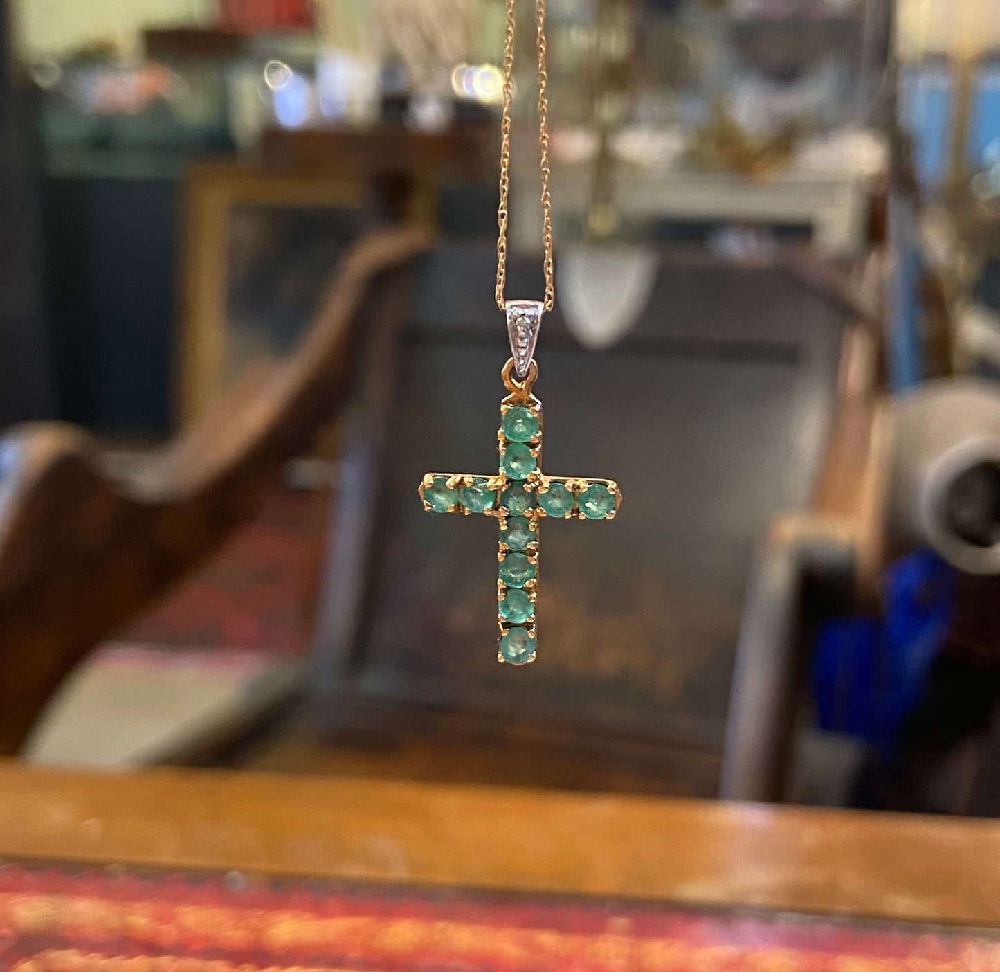 9ct vintage emerald cross with 19 inch chain