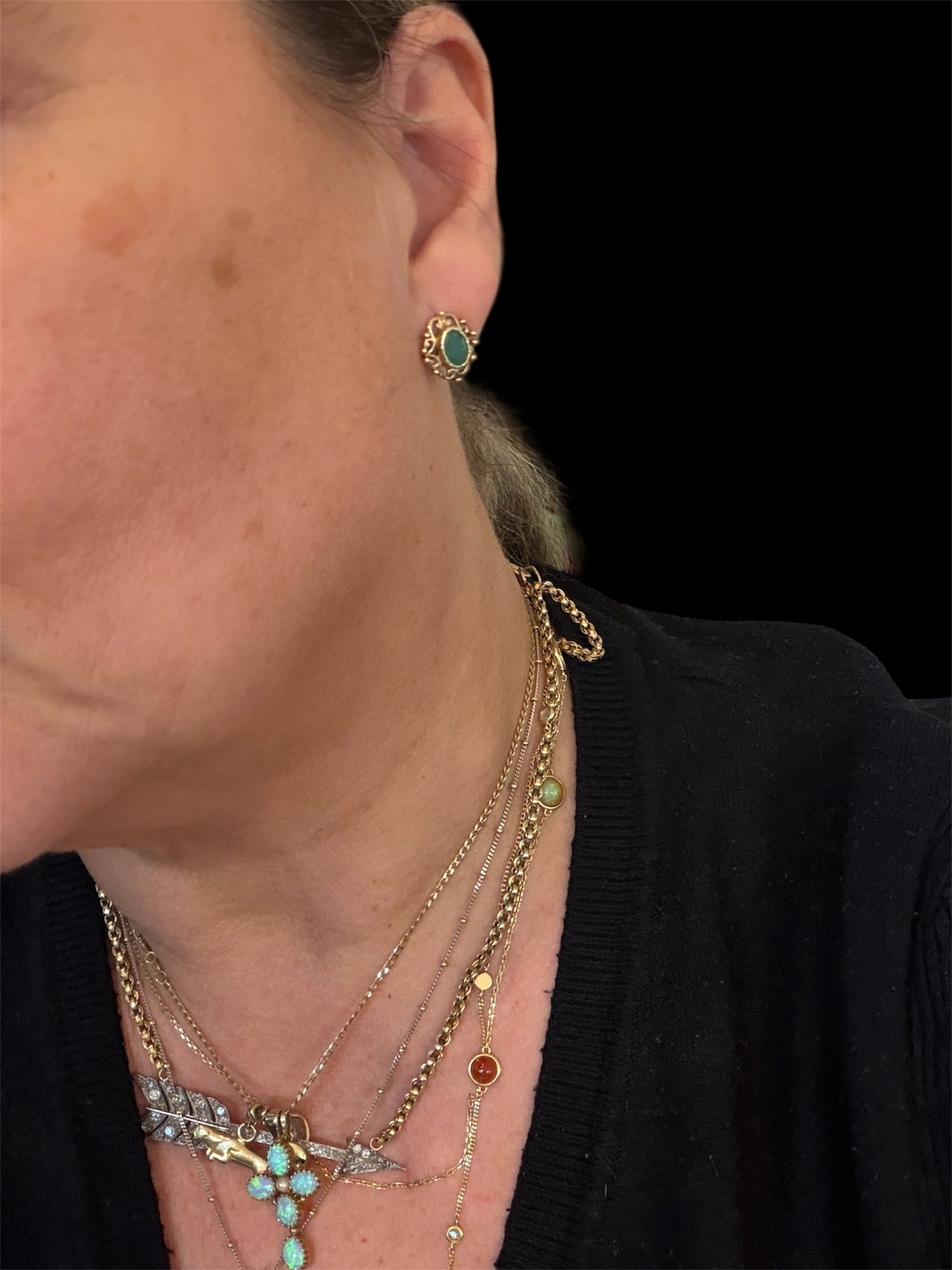 9ct emerald and gold std earrings