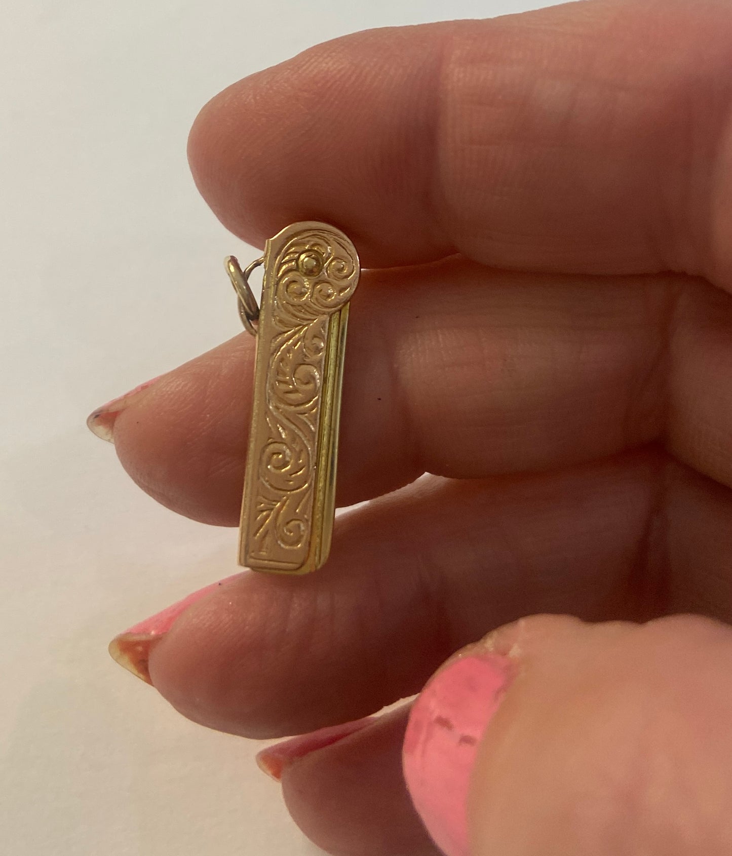9ct vintage comb charm / pendant retractable circa 1968