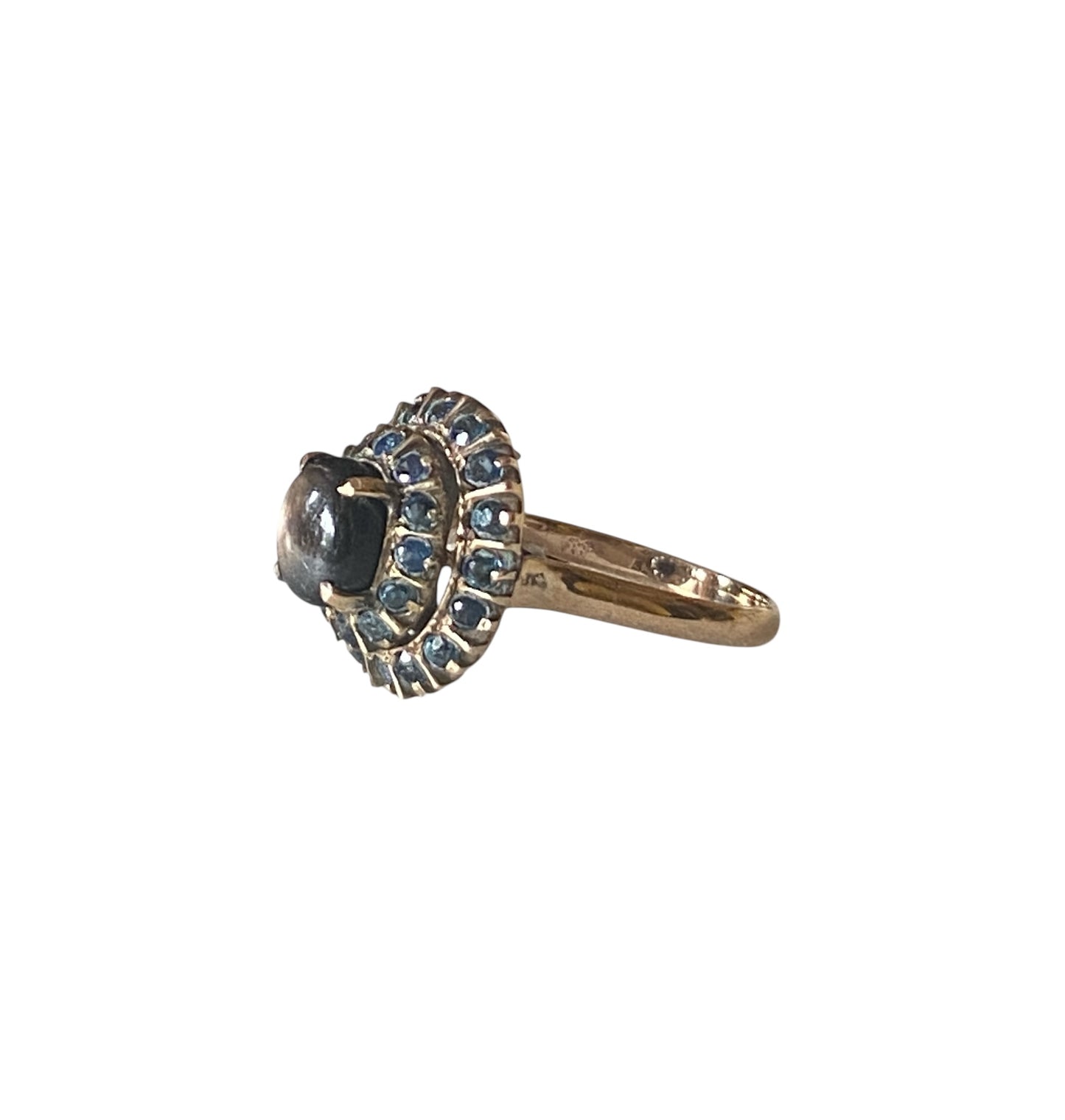 18ct vintage ring, hematite and saphhire. ting size O 1/2