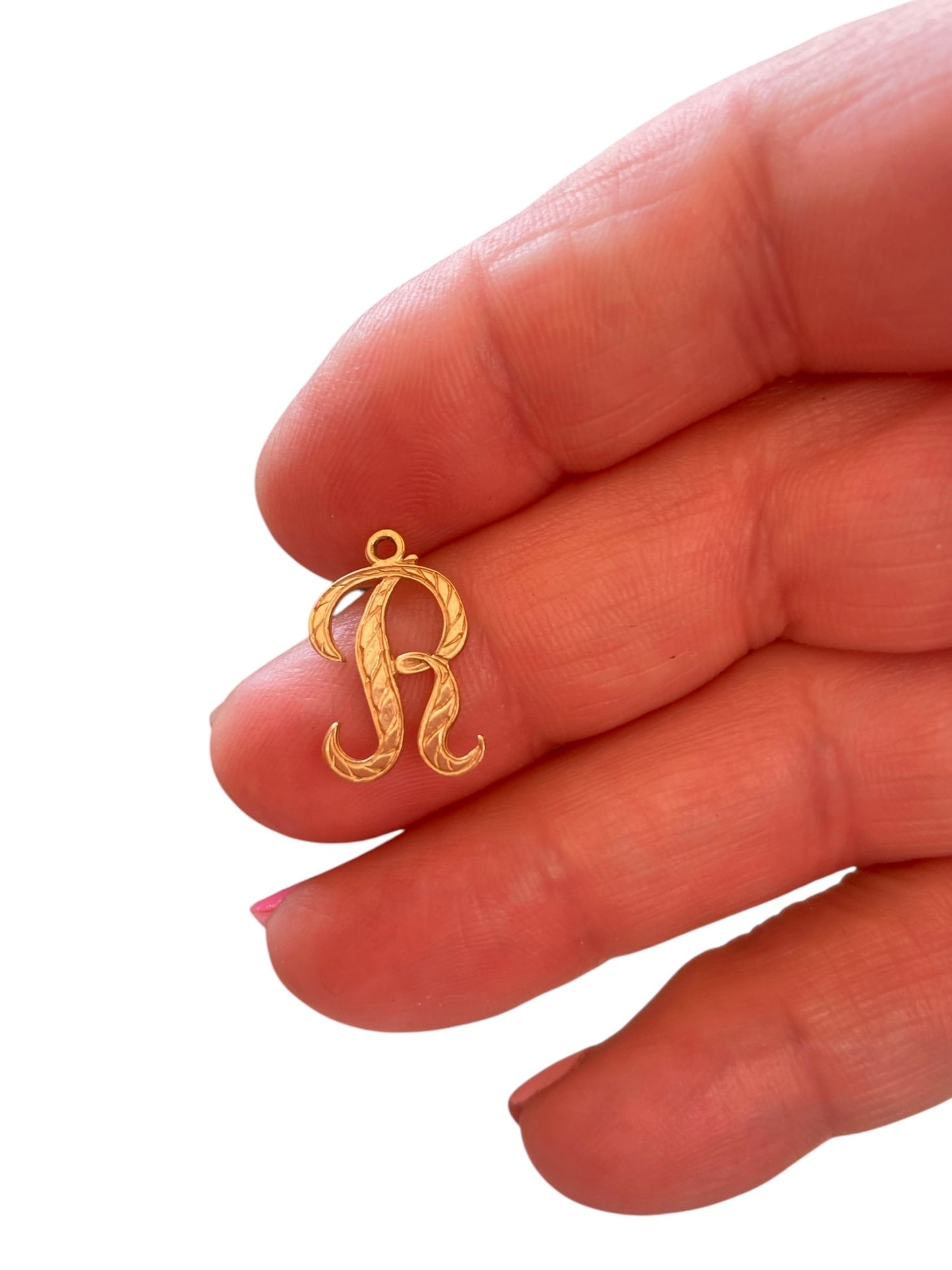 9ct vintage initial /letter "R". circa London 1972