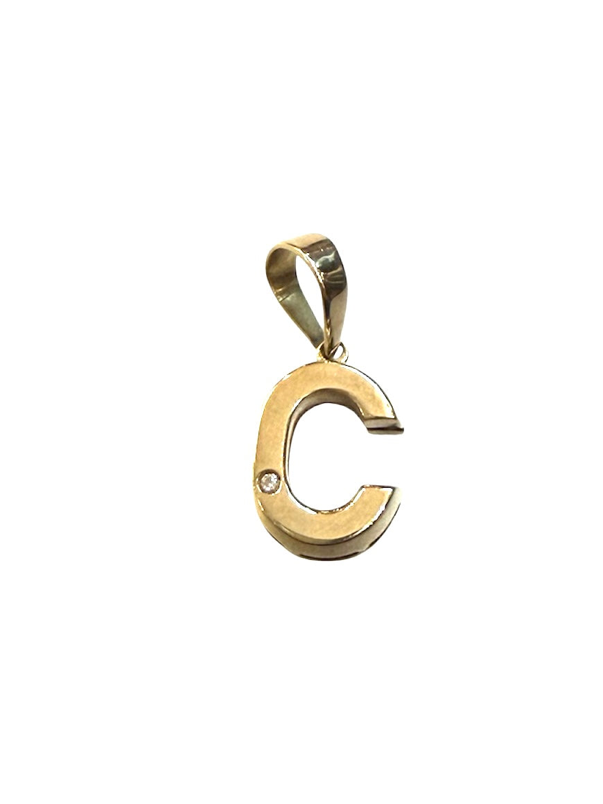 9ct vintage initial C charm with a small diamond 1.9g
