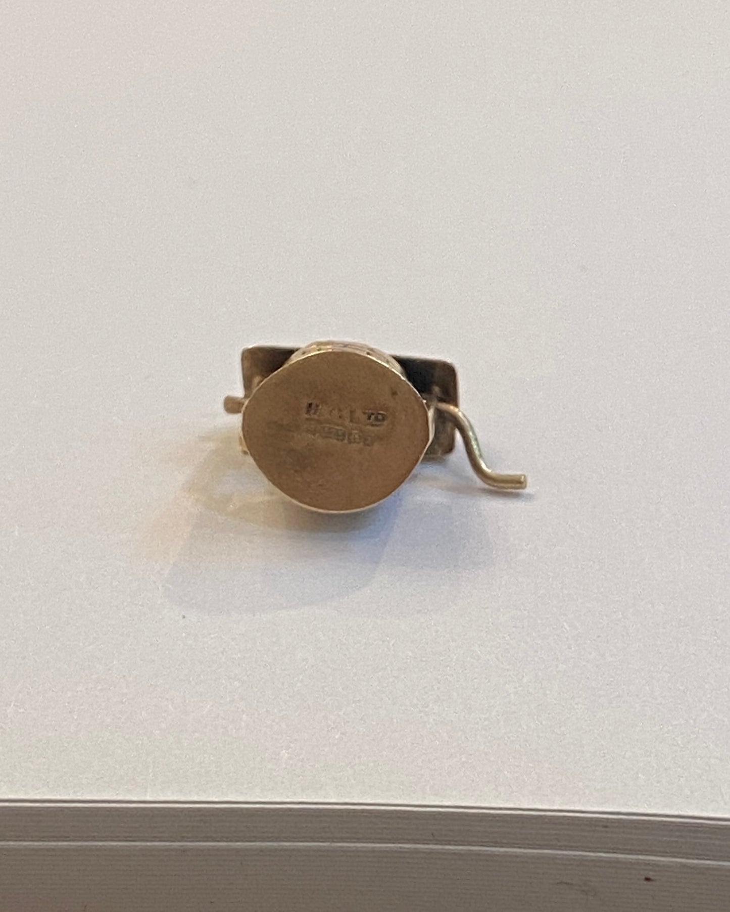 9ct vintage wishing well charm, articulated circa 1949