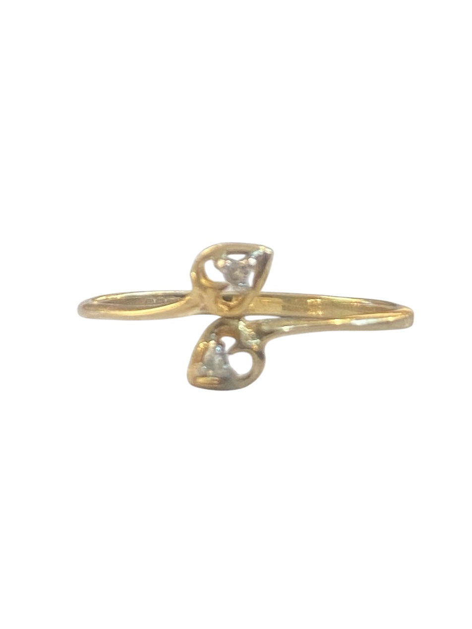 9ct vintage heart cross over ring with diamonds, ring size P