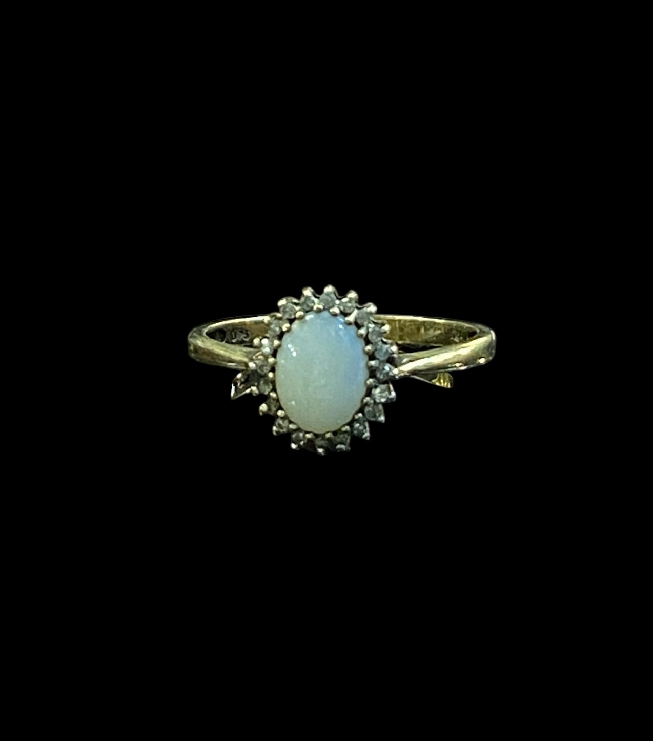 9ct vintage opal and diamond clustre ring size S