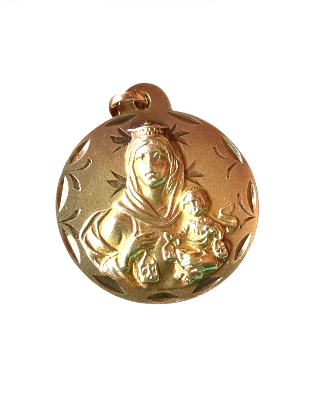 9ct vintage Mary and Jesus large religious pendant, 4.11g