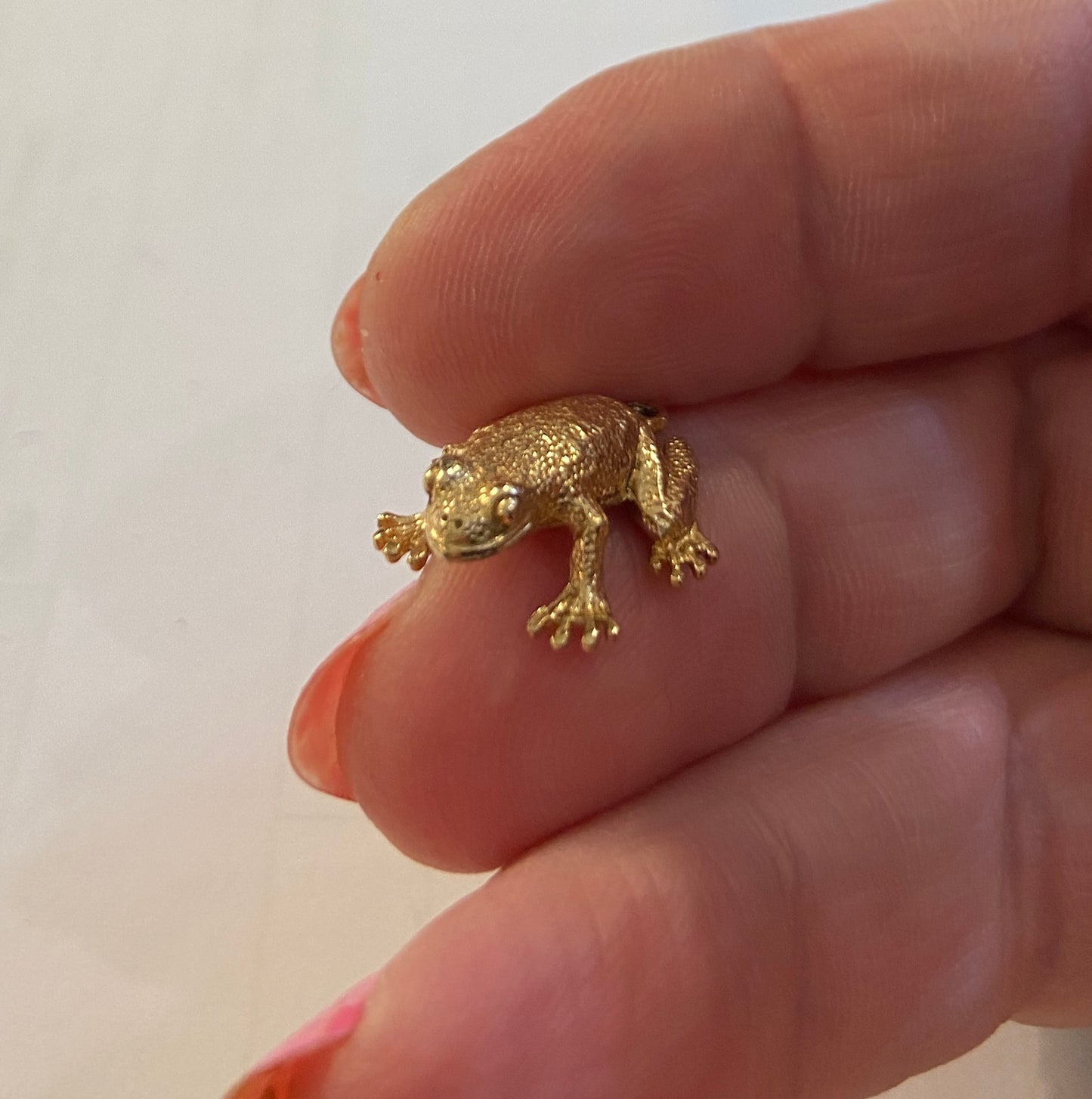 9ct vintage gold frog charm circa 1968 maker PPld