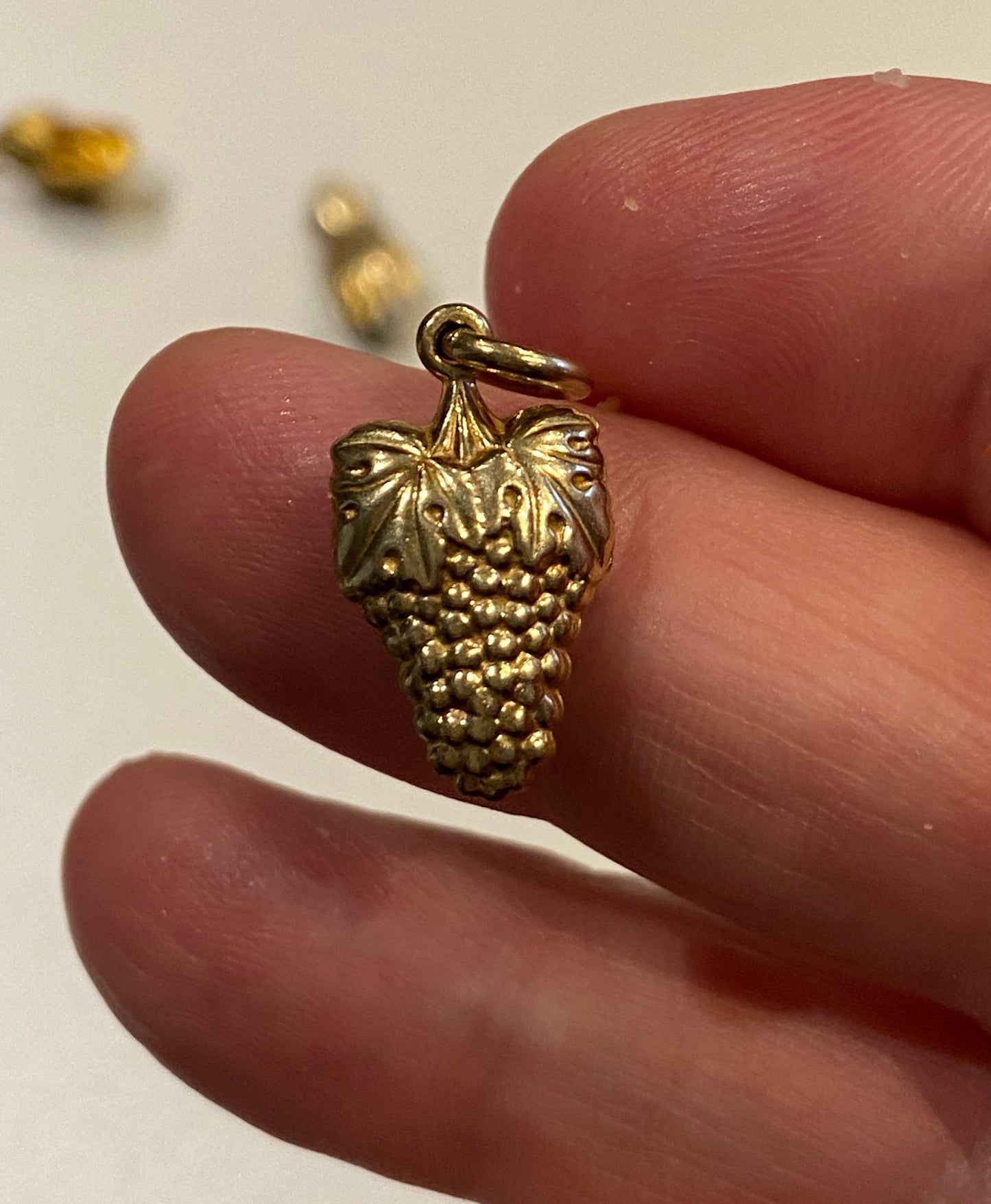 9CT GOLD GRAPES CHARM/ PENDANT . HOLLOW