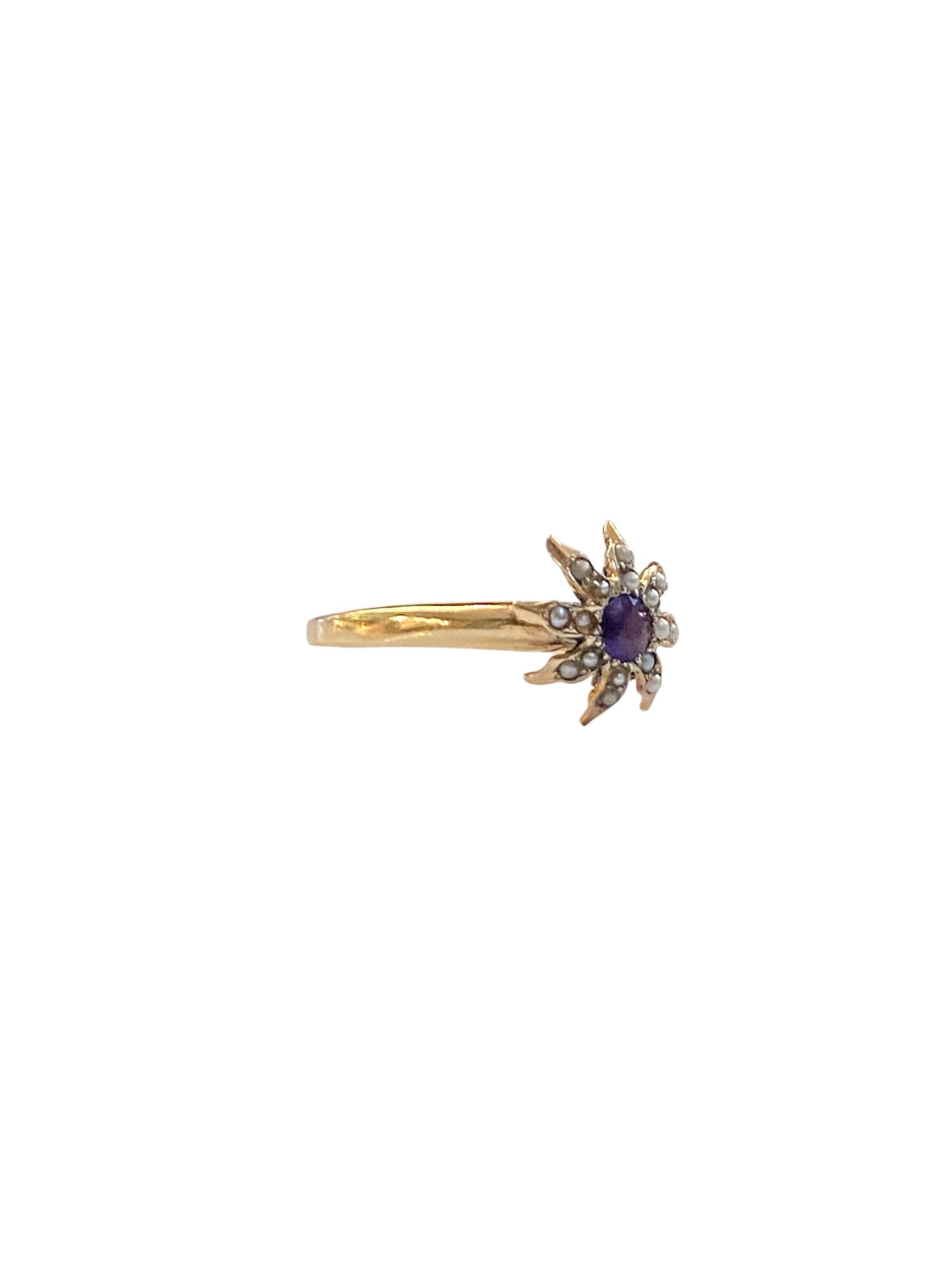 9ct vintage star / flower shape ring. amethyst and seed pearls ring size R 1/2