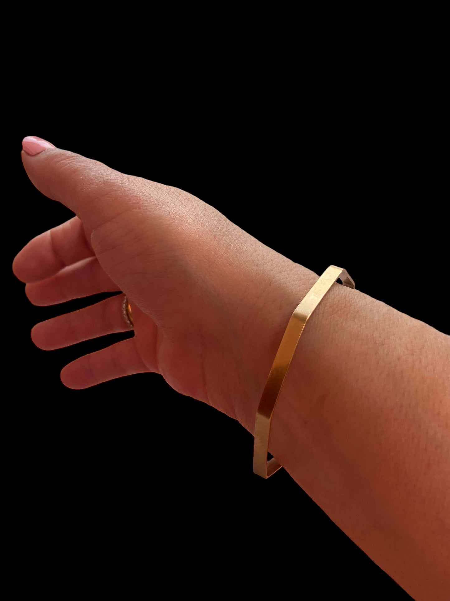 9ct yellow gold vintage Oc tagonal bangle 9.2g 7 inches diameter