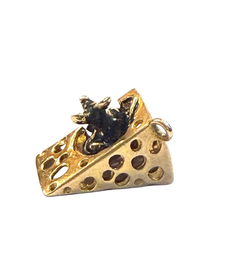9ct vintage mouse and cheese charm circa 1969