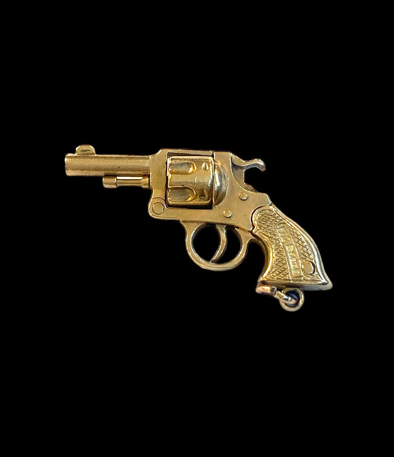 9ct vintage revolver / gun charm / pendant articulated circa 1961 6.8grams