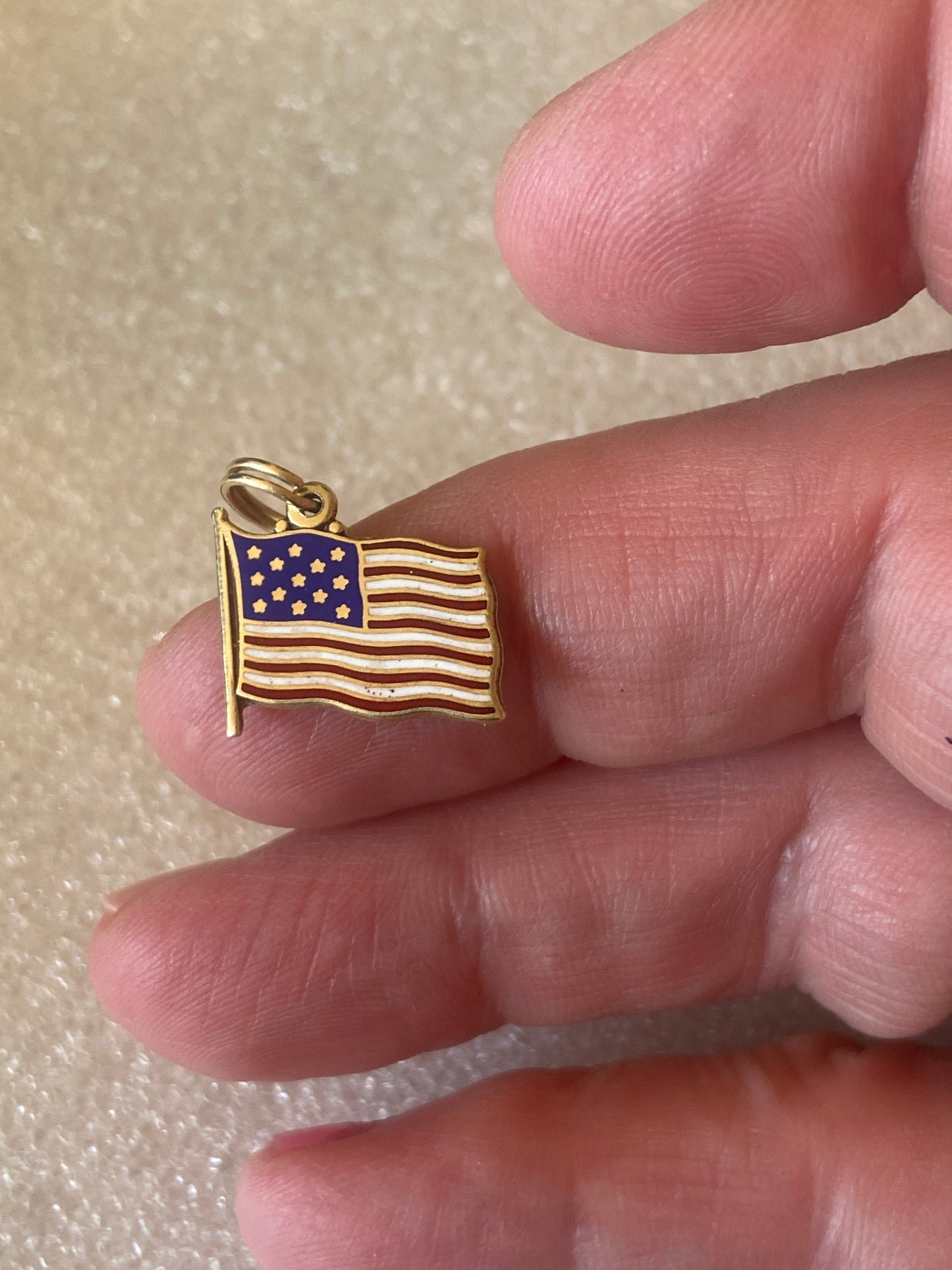 14ct American flag charm / pendant. enamelled. 1.7g