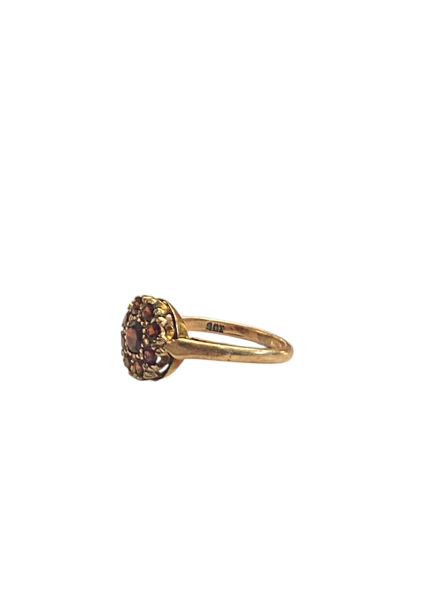9ct vintage garnet clustre. ring size m