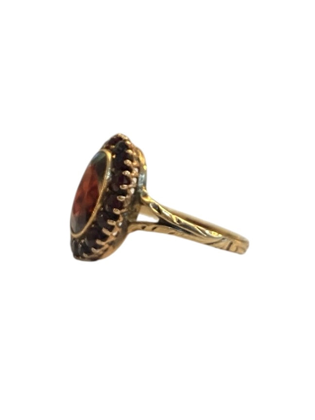 9ct vintage cocktail ring with red stone. ring size L