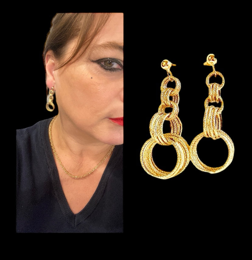 9ct 375 yellow gold pre loved Dangle/ drop earrings