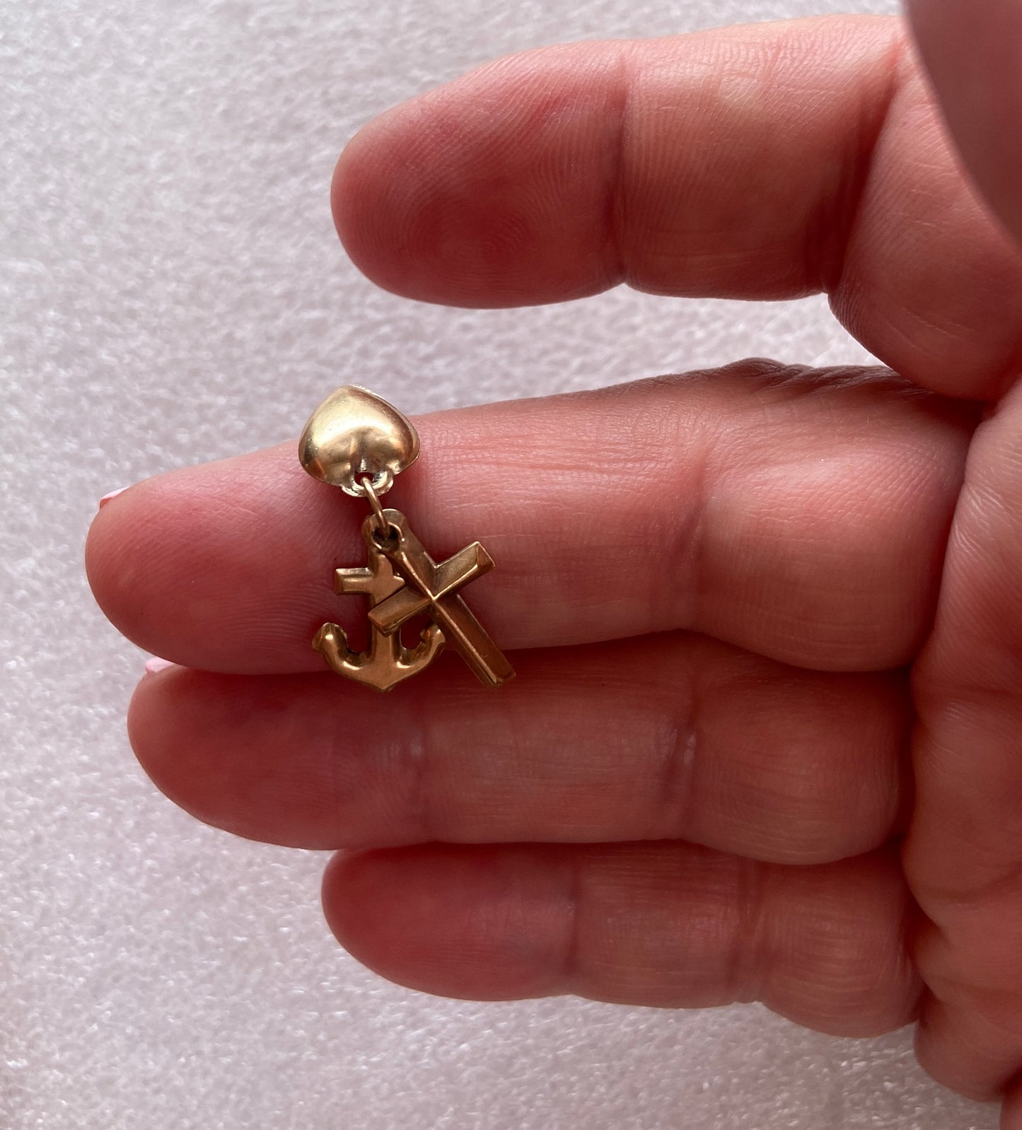 9ct vintage faith hope and charity charm. by FM