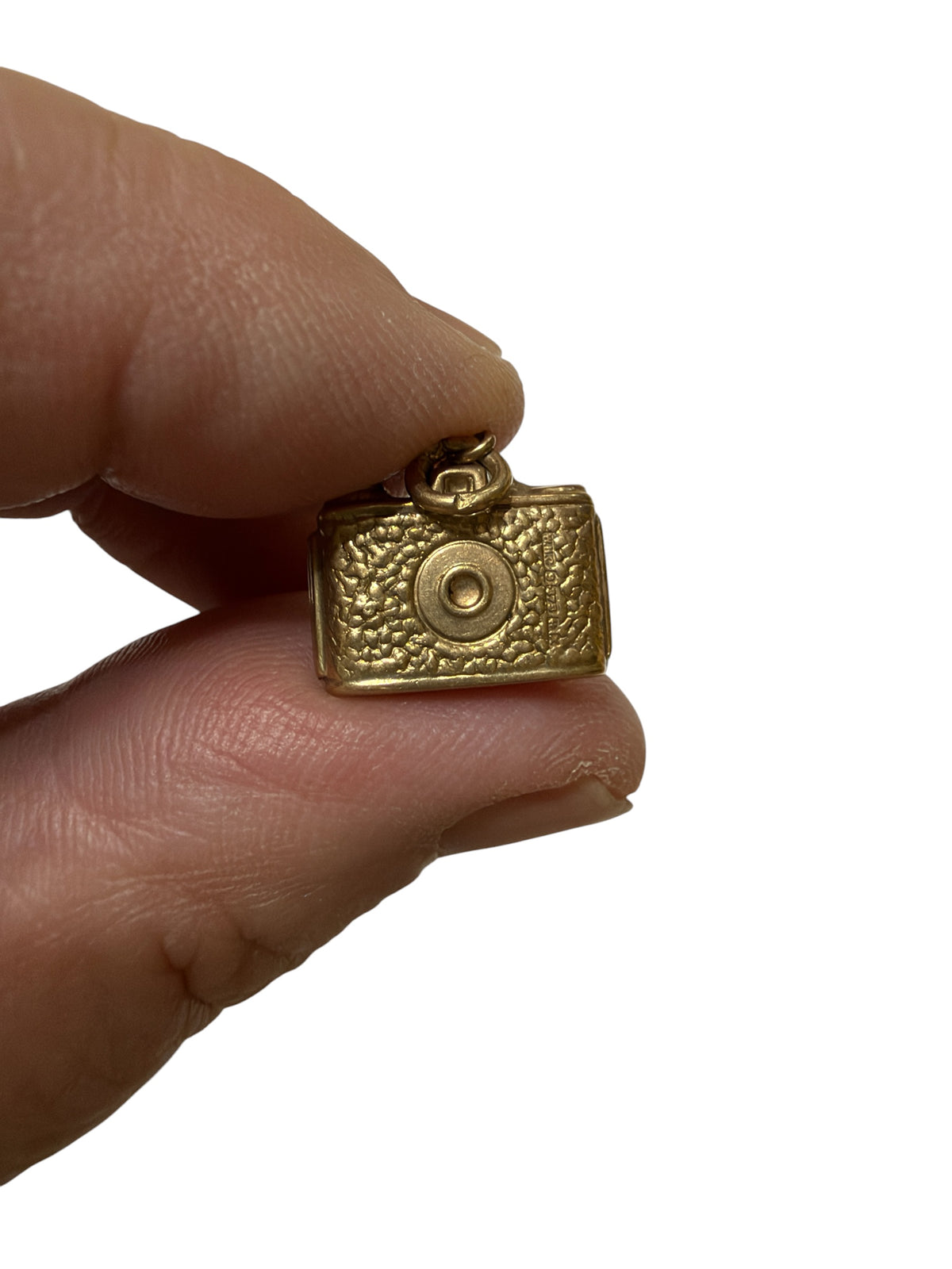 9ct vintage camera charm circa 1972 by WHC 1.04g