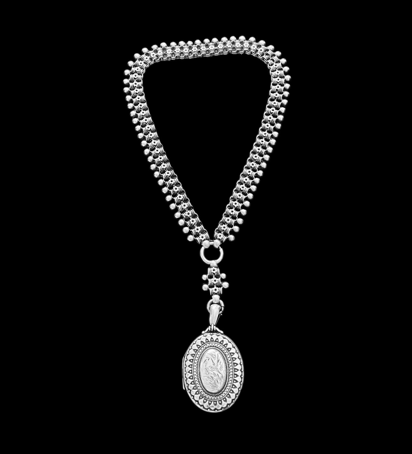 victorian silver locket and chain circa 1882. Birmingham. 21 inches