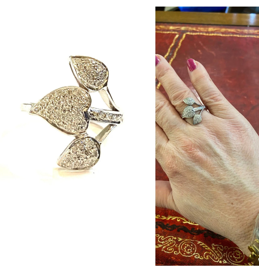 14ct 585 diamond ring of unusual leaf design white gold size P