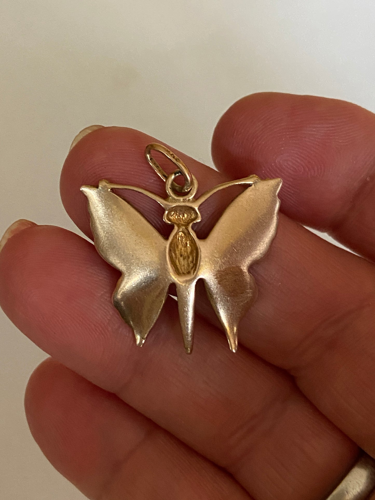 9ct vintage gold butterfly pendant 4.1g